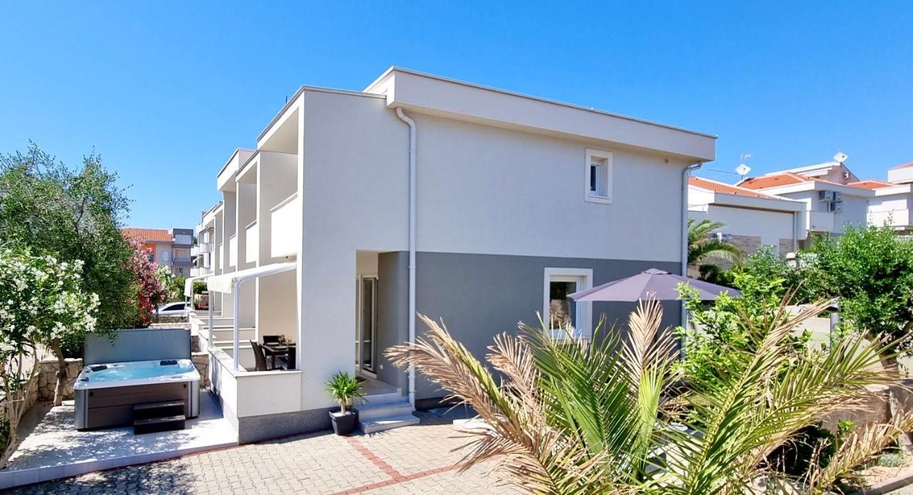 Fantasy Classic Maisonette II Novalja Exterior photo