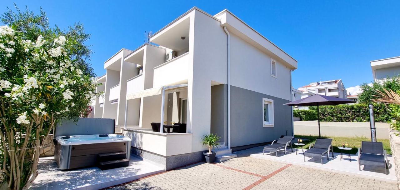 Fantasy Classic Maisonette II Novalja Exterior photo
